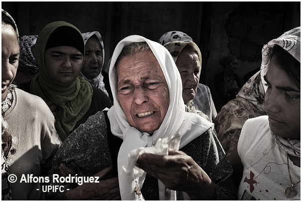 srebrenicasignadaarmfiletblanc